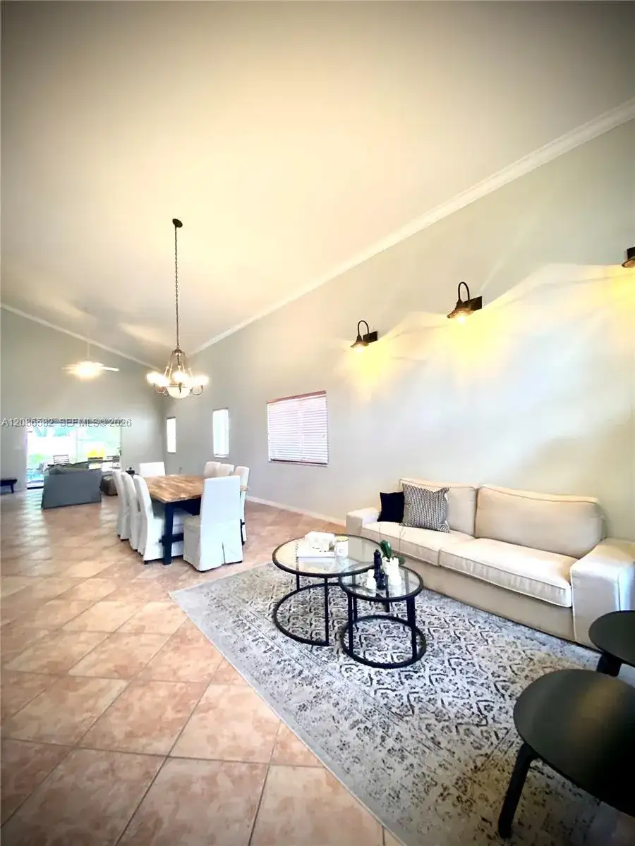 5344 NW 111th Ct, Doral FL 33178 photo 2