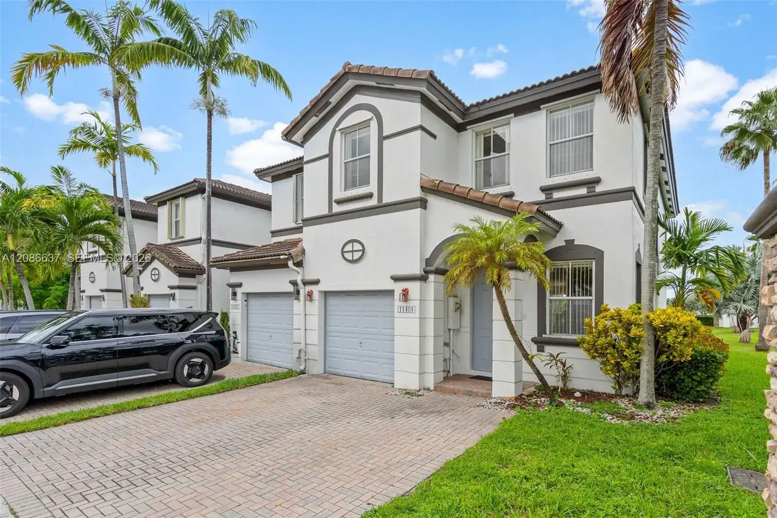 11401 NW 76th Ter, Doral FL 33178 photo 2