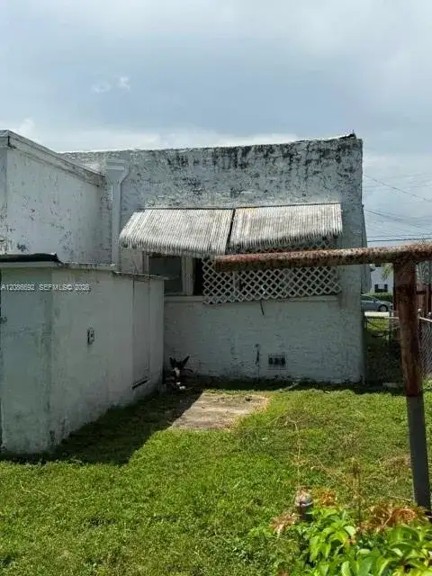 3322 SW 9th St, Miami FL 33135 photo 5