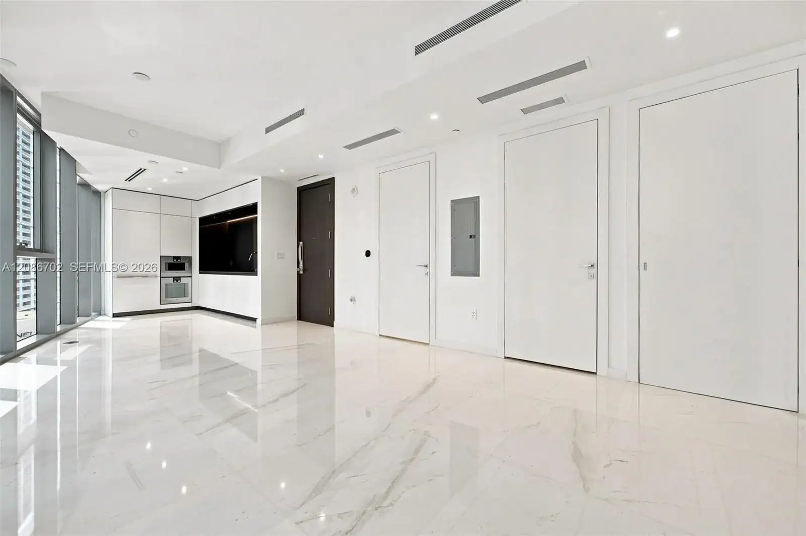 300 Biscayne Blvd Way # 1106, Miami FL 33131 photo 4