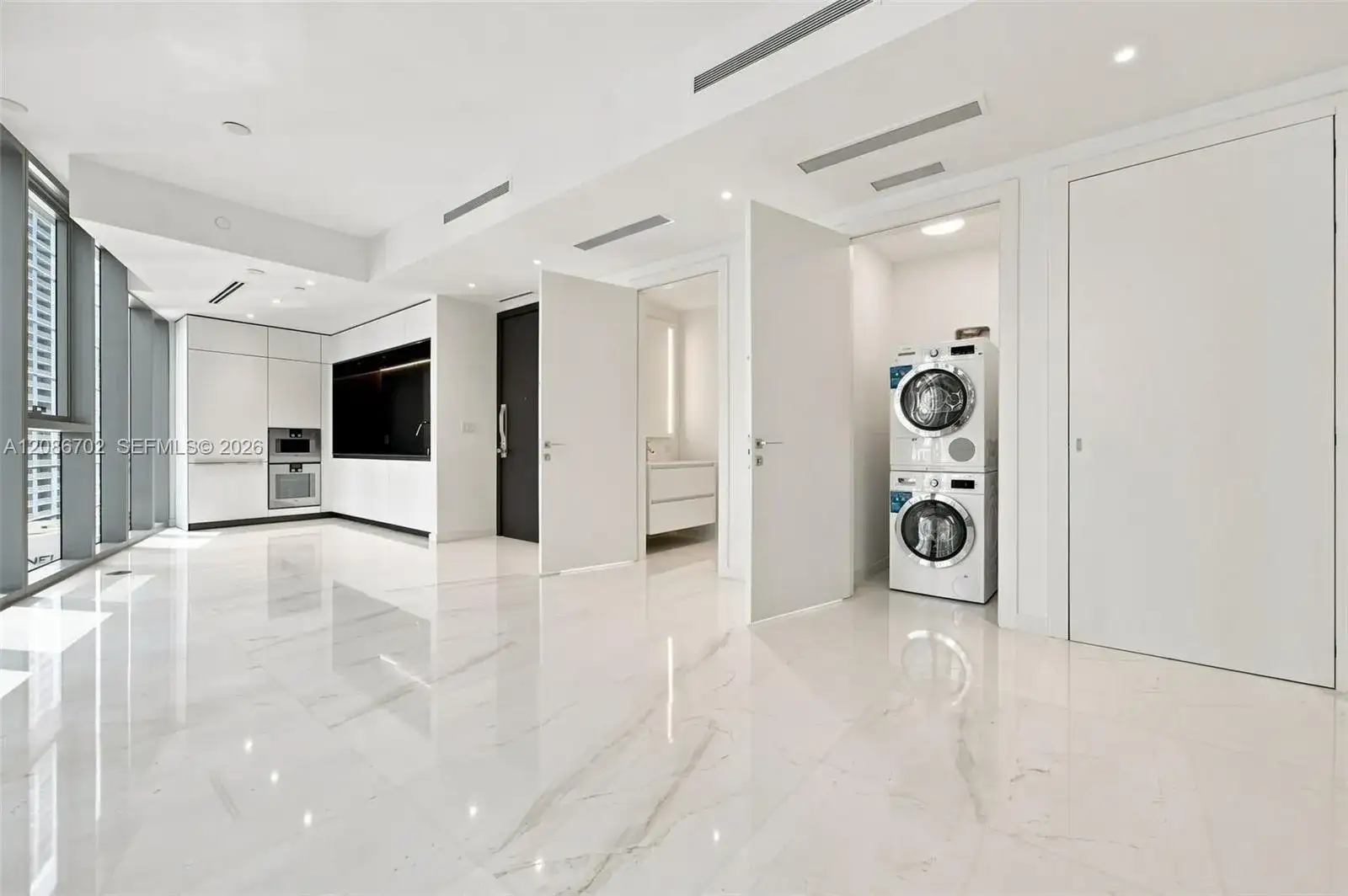 300 Biscayne Blvd Way # 1106, Miami FL 33131 photo 5