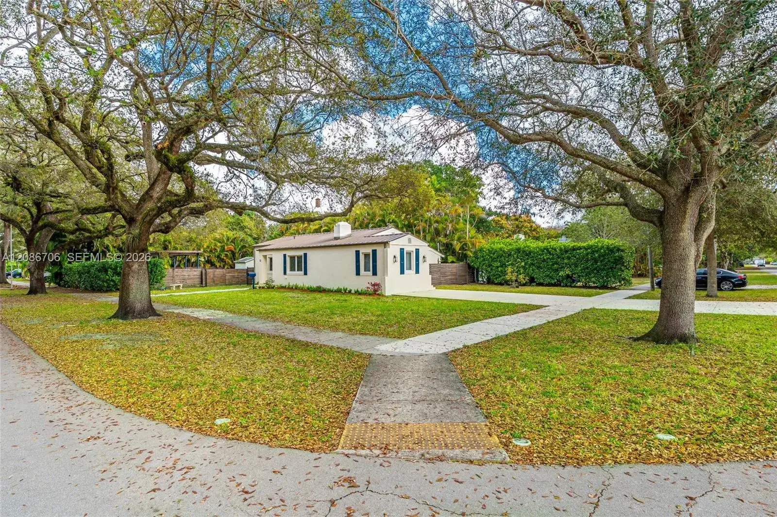 295 De Leon Dr, Miami Springs FL 33166 photo 3