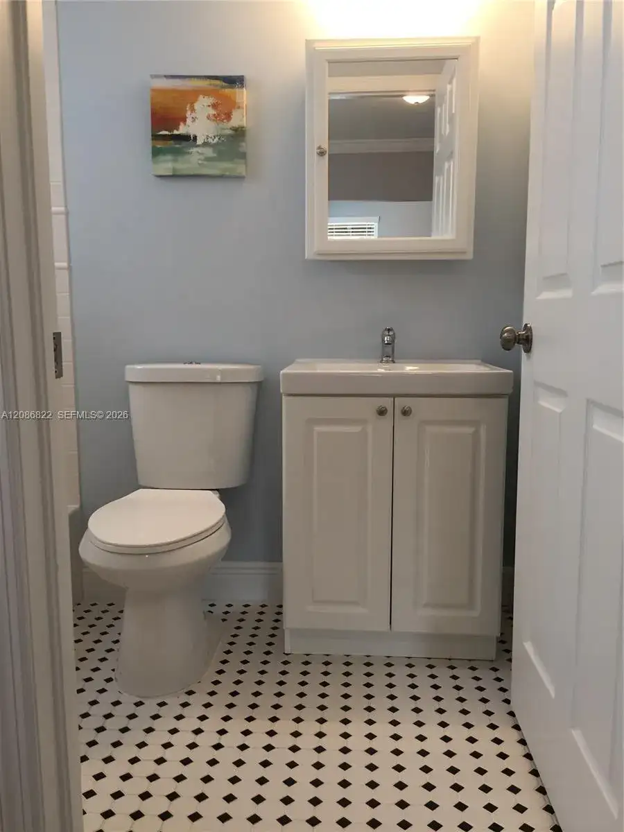 53 NE 49th St # 7A, Miami FL 33137 photo 4