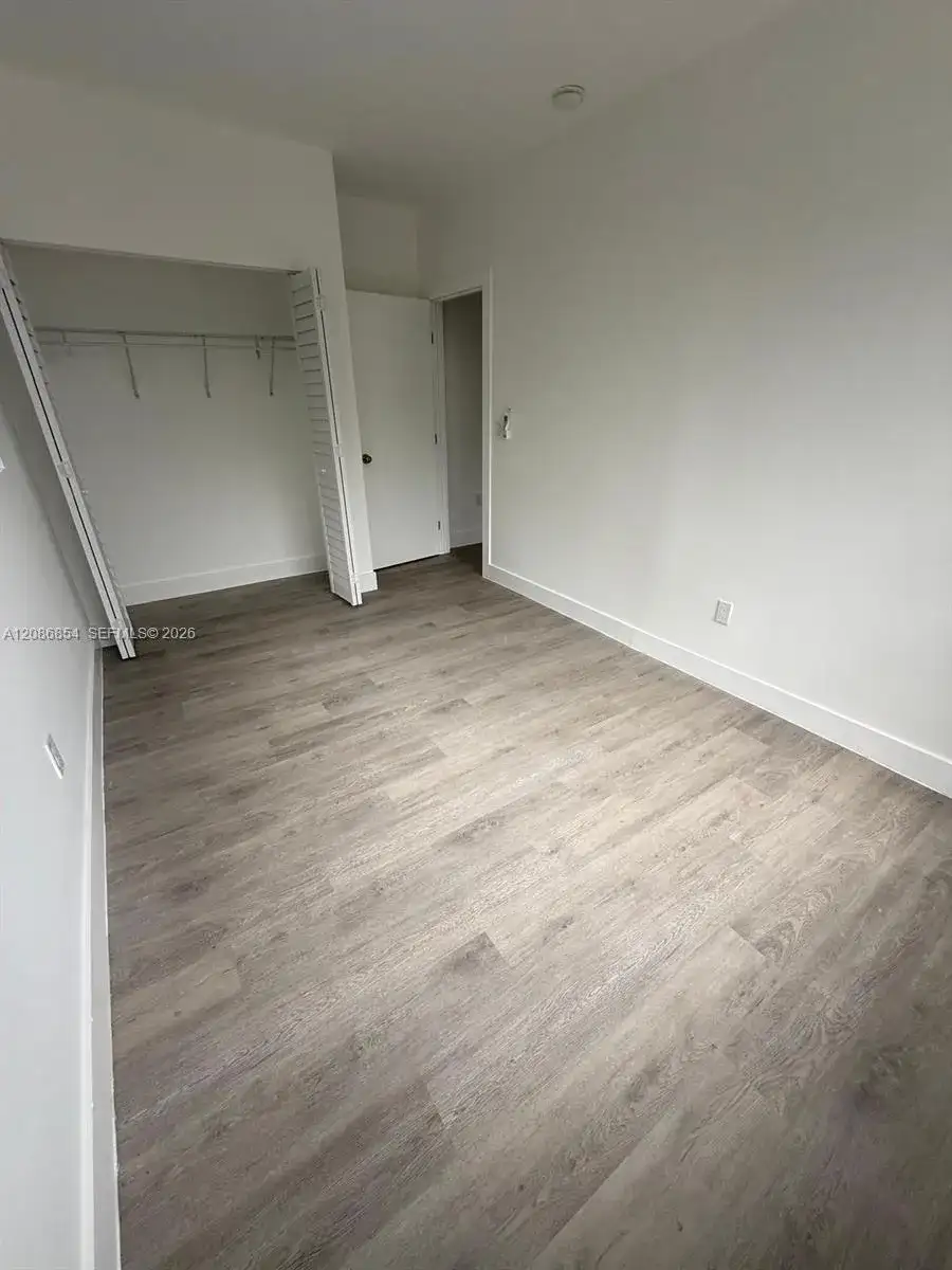 2330 NW 9th St # 13, Miami FL 33125 photo 5