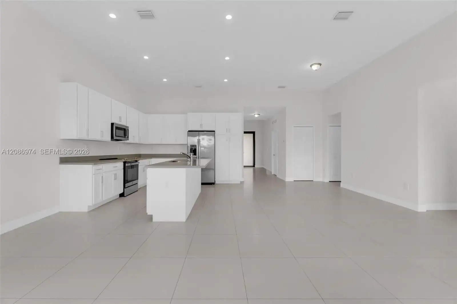 19447 SW 124th Ct, Miami FL 33177 photo 4