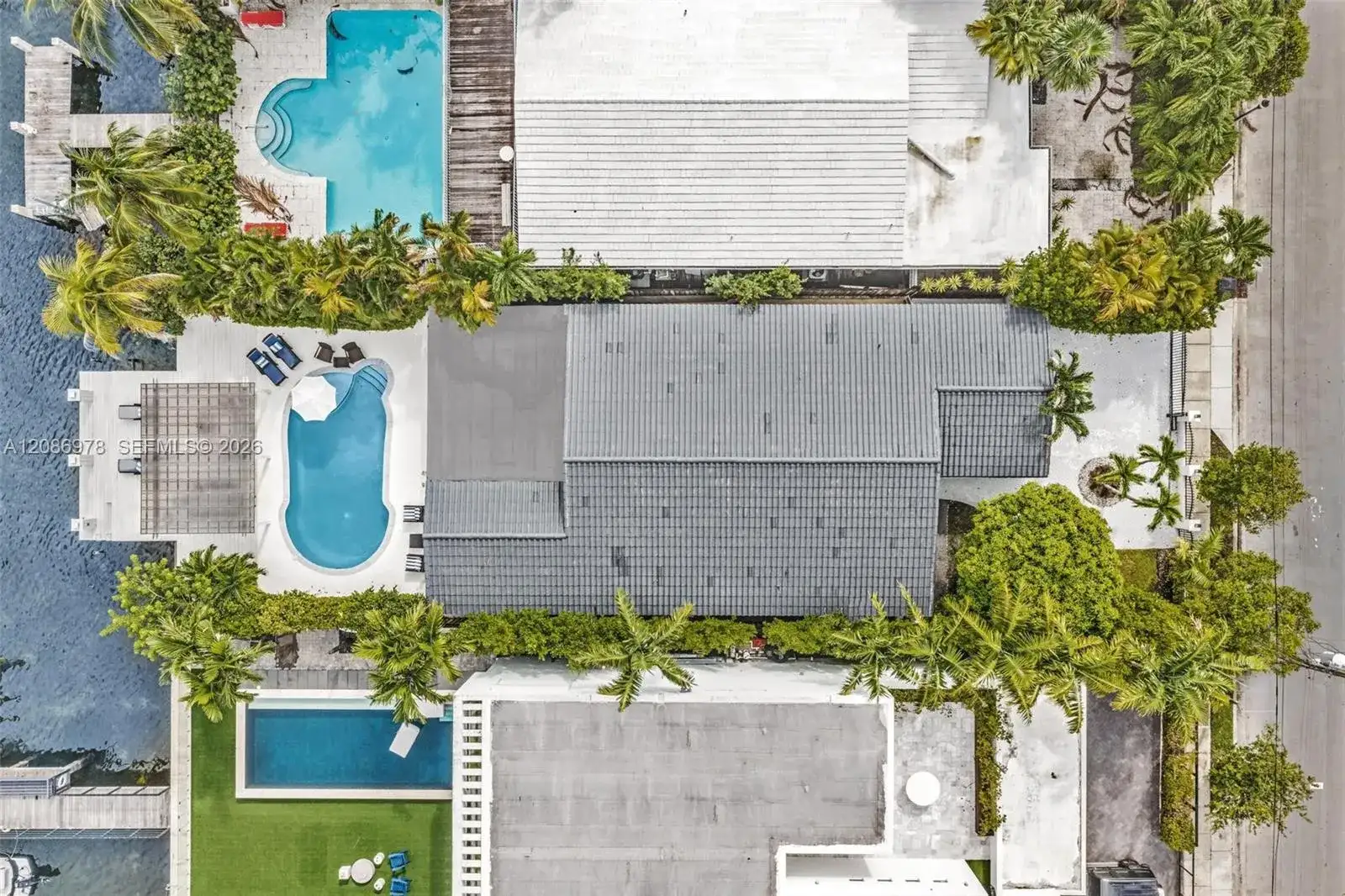 1405 Stillwater Dr, Miami Beach FL 33141 photo 2