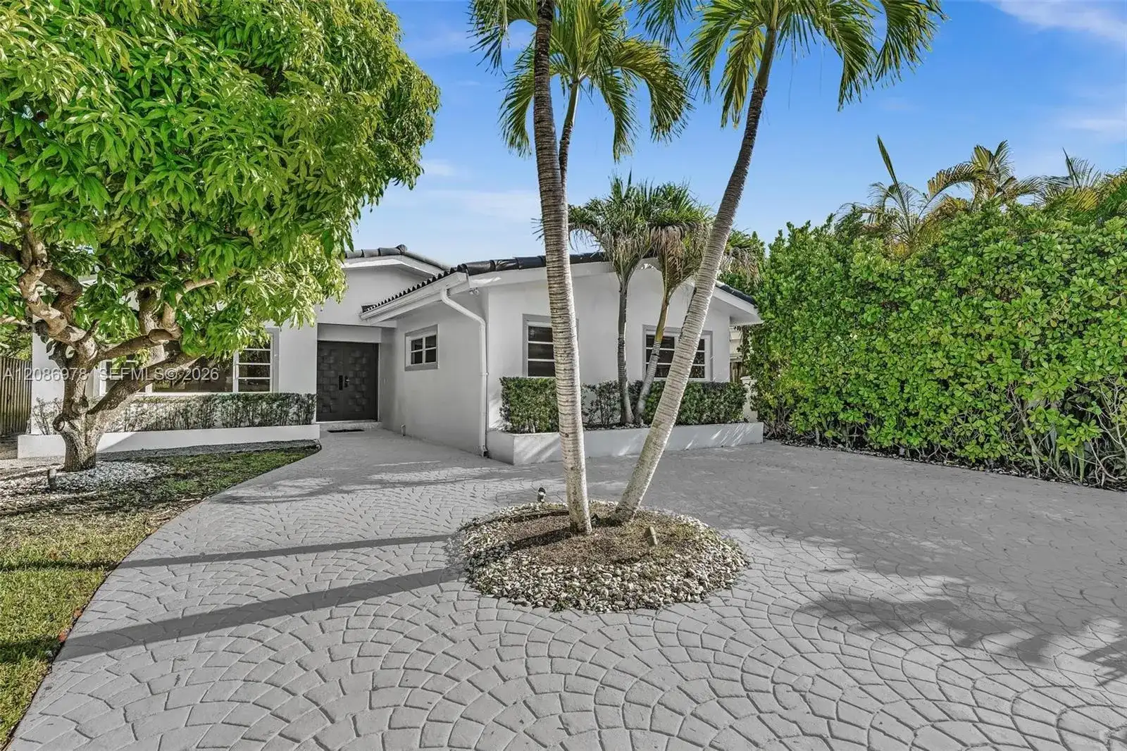 1405 Stillwater Dr, Miami Beach FL 33141 photo 5