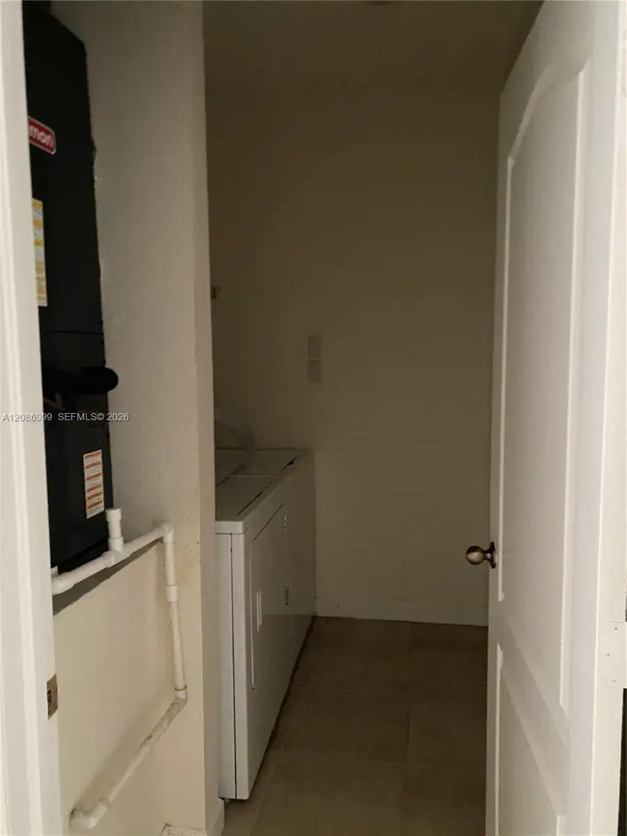 8982 SW 212th Ter, Cutler Bay FL 33189 photo 5
