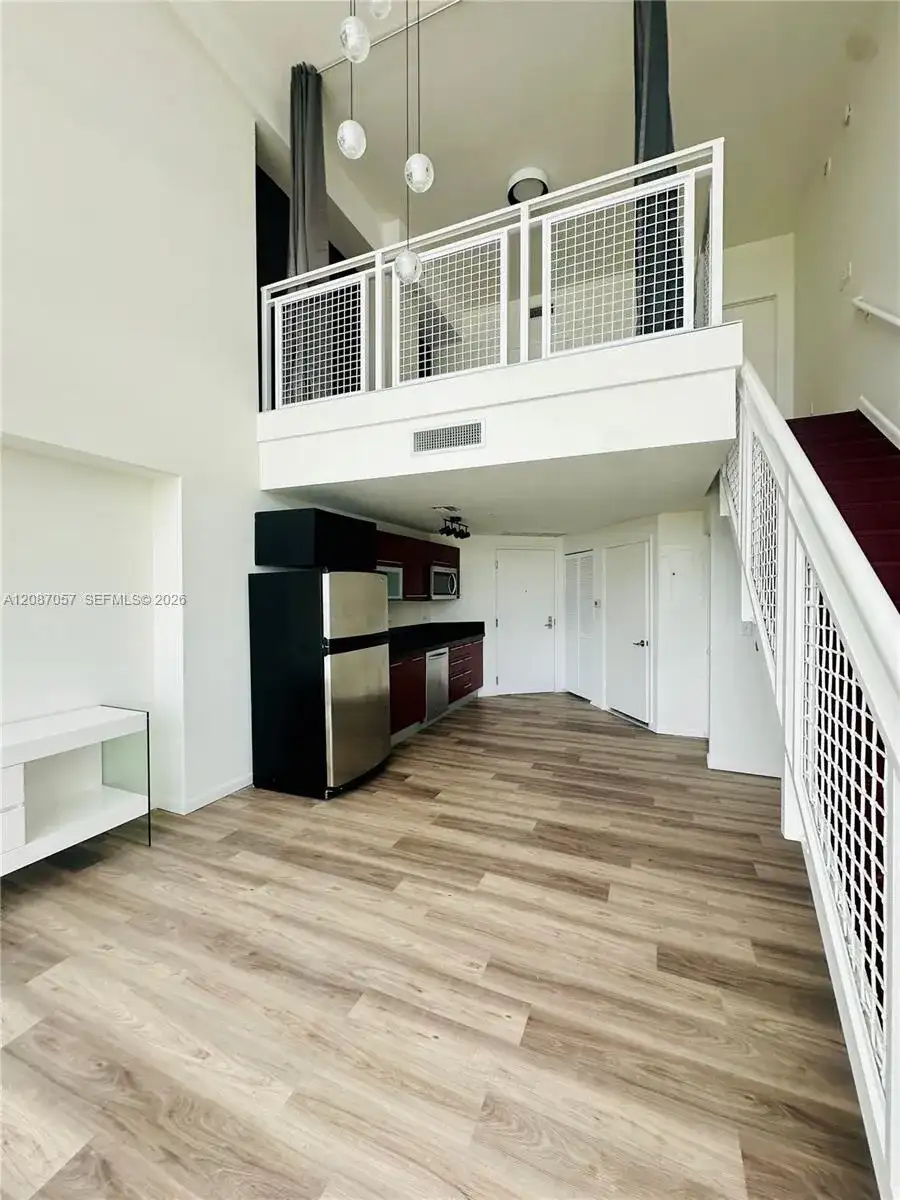 253 NE 2nd St # 630, Miami FL 33132 photo 3