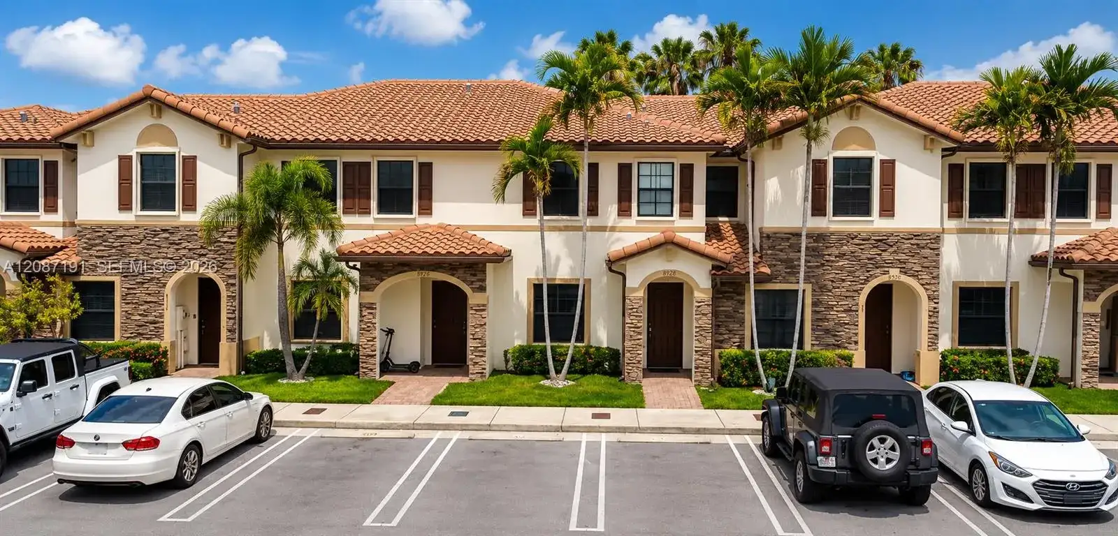 8954 W 35th Way, Hialeah FL 33018 photo 2