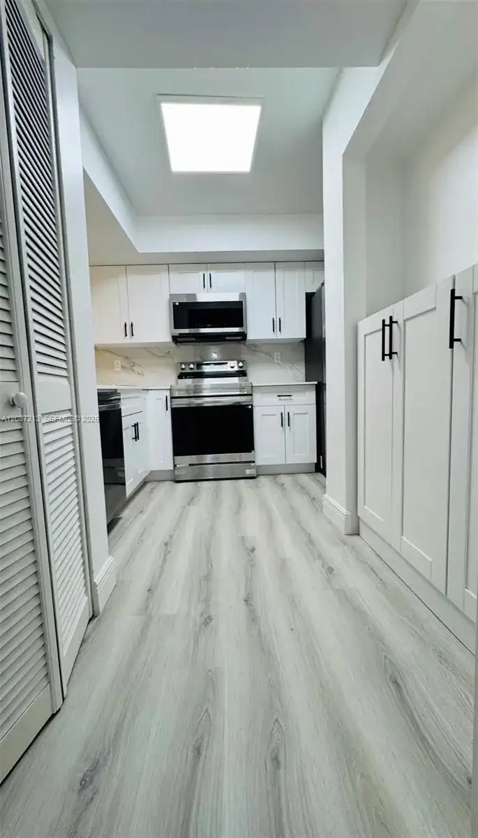 18216 Mediterranean Blvd # 19, Hialeah FL 33015 photo 5