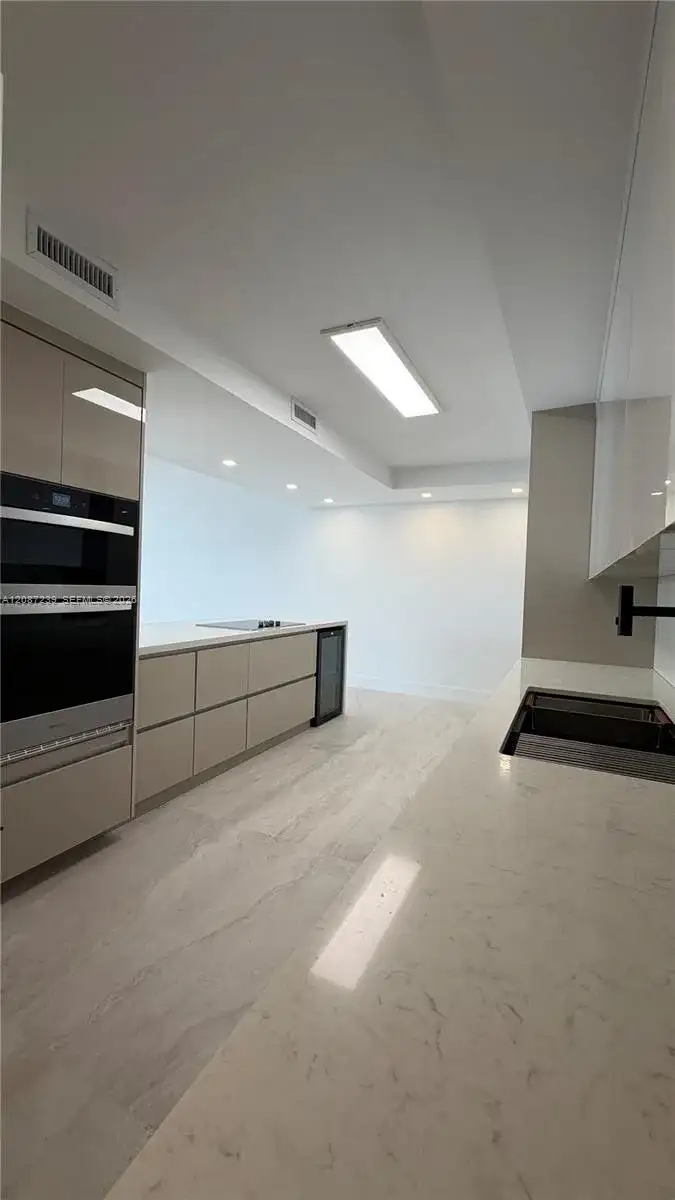 1800 NE 114th St # 605, North Miami FL 33181 photo 4