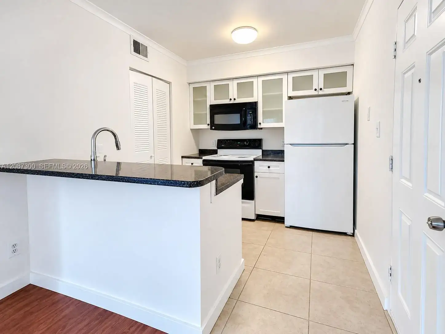 550 S Park Rd # 8, Hollywood FL 33021 photo 3