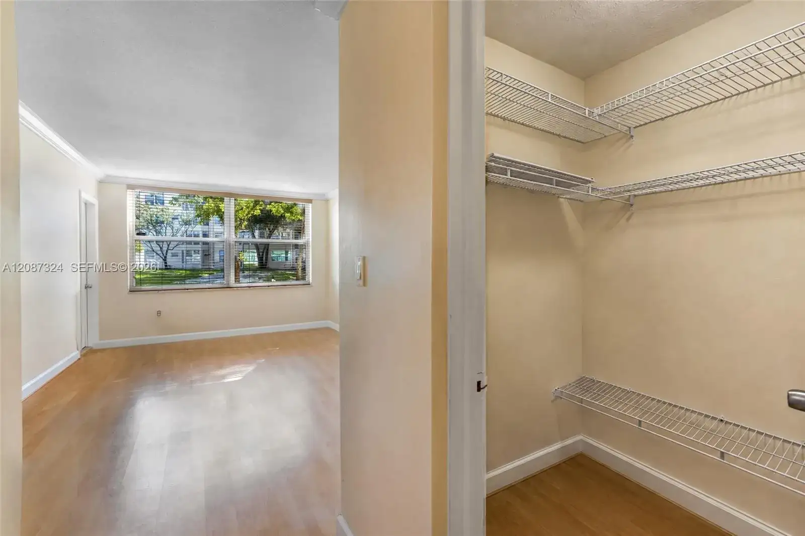 1401 NE 191st St # D107, Miami FL 33179 photo 4