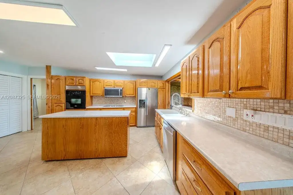 4391 SW 77th Ave, Davie FL 33328 photo 5