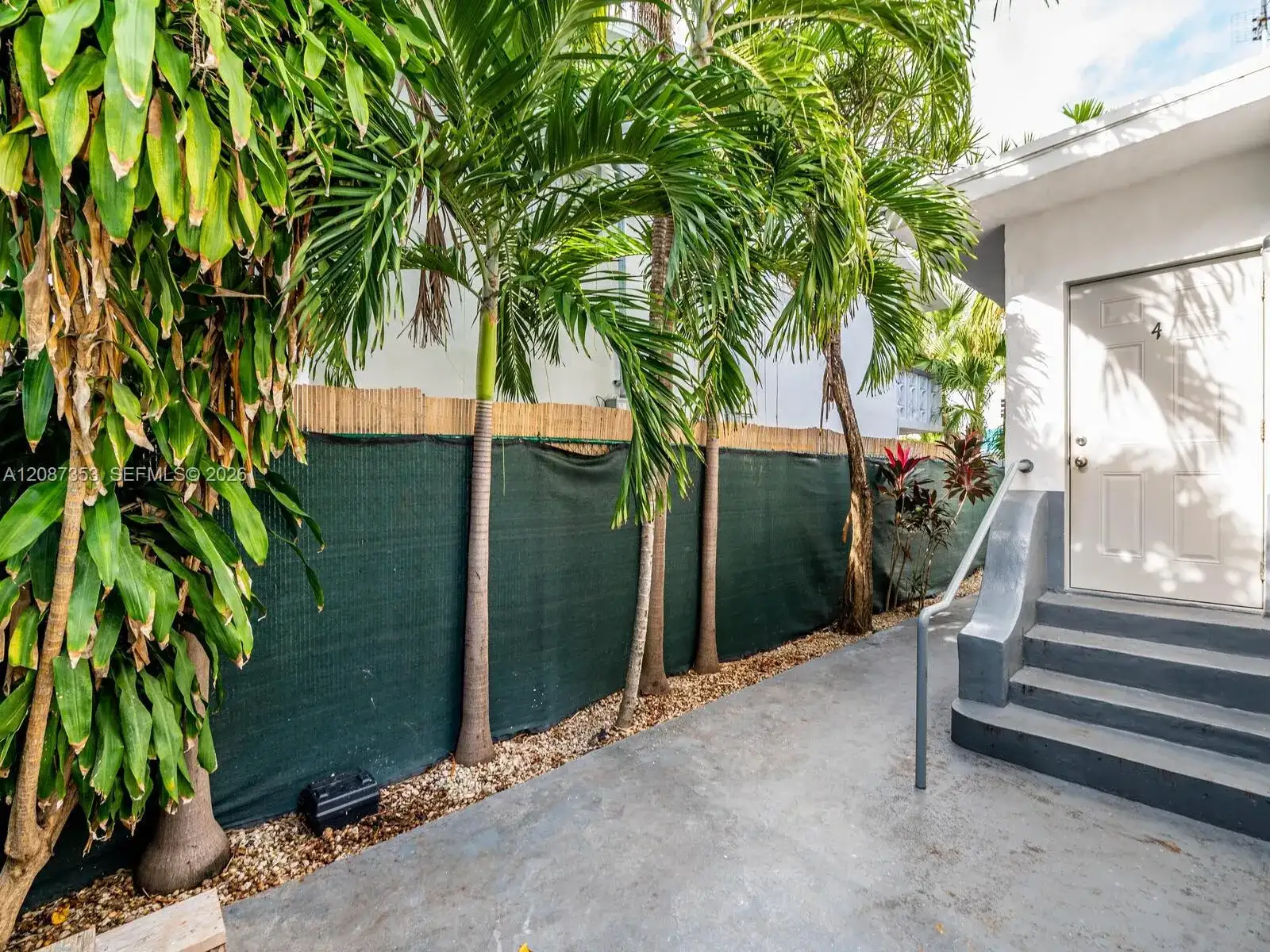 726 8th St, Miami Beach FL 33139 photo 3