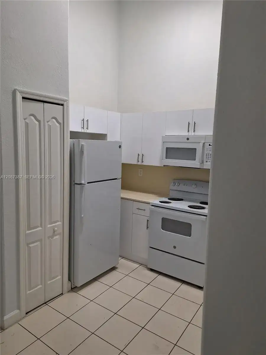 1666 SE 27th Ct # 204, Homestead FL 33035 photo 3