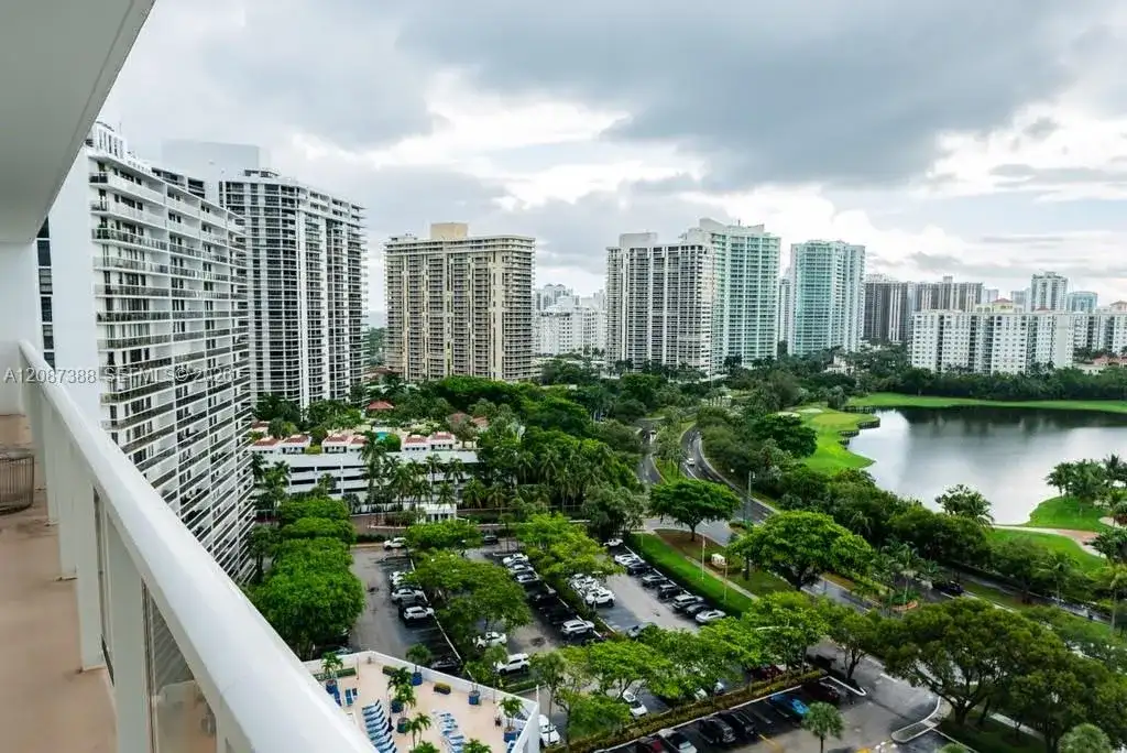 3701 N Country Club Dr # 1807, Aventura FL 33180 photo 3