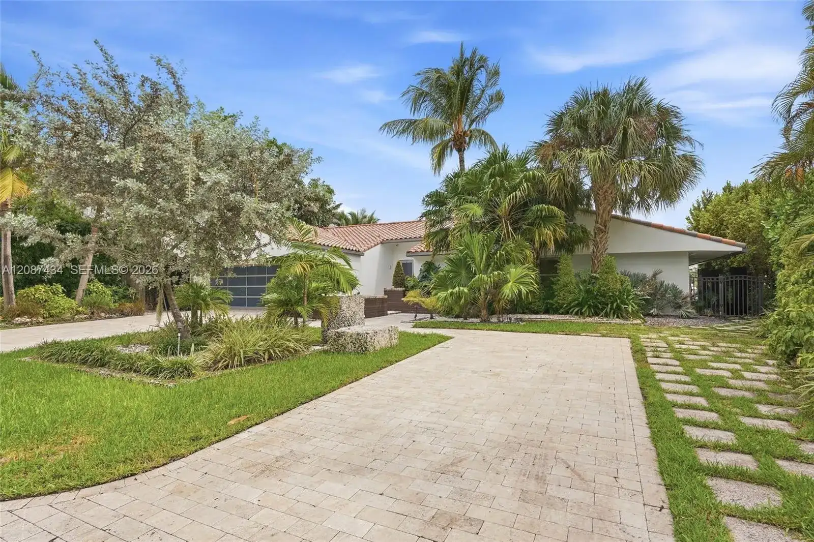 3360 NE 165th St, North Miami Beach FL 33160 photo 5