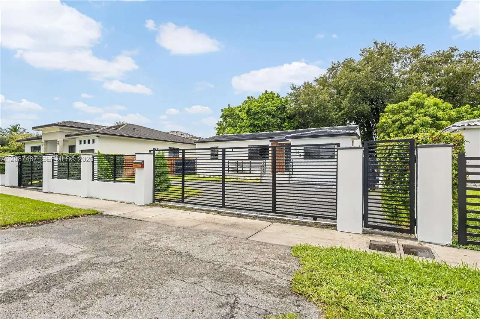 1980 SW 32nd Ave, Miami FL 33145 photo 2
