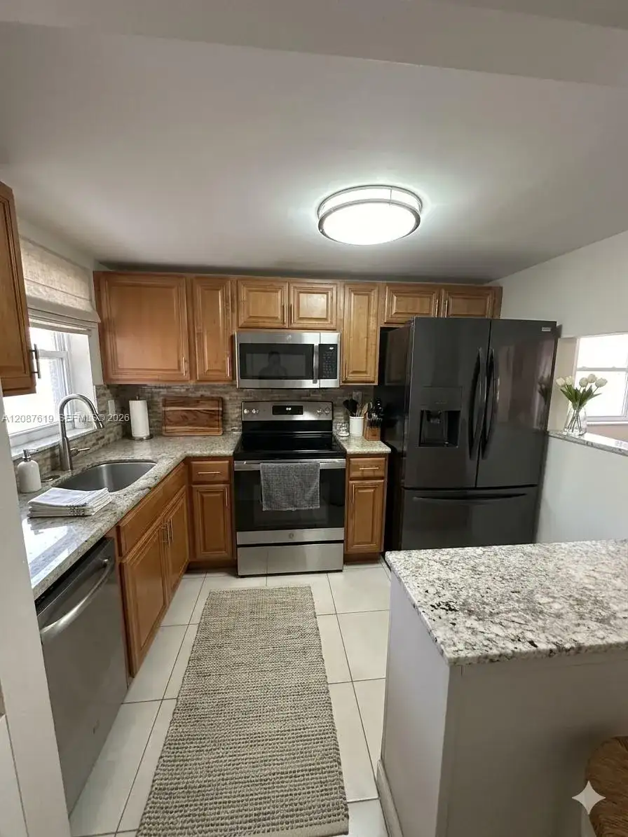 9181 Sunrise Lakes Blvd # 312, Sunrise FL 33322 photo 3