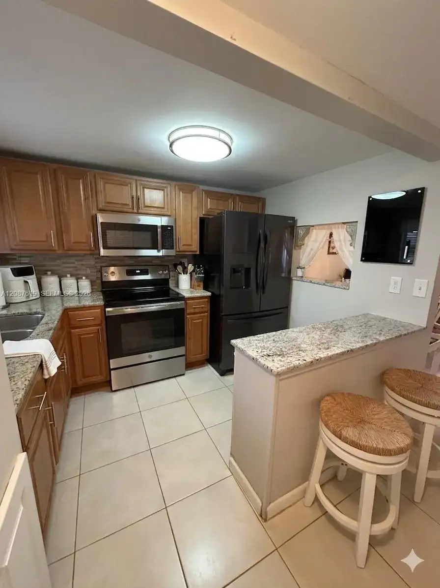 9181 Sunrise Lakes Blvd # 312, Sunrise FL 33322 photo 4