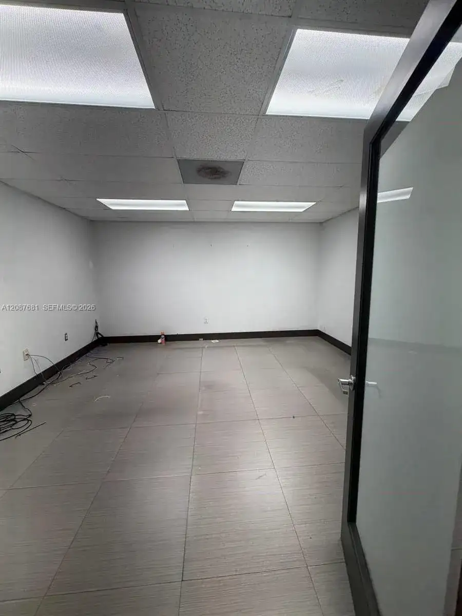 10850 NW 27th St, Doral FL 33172 photo 4