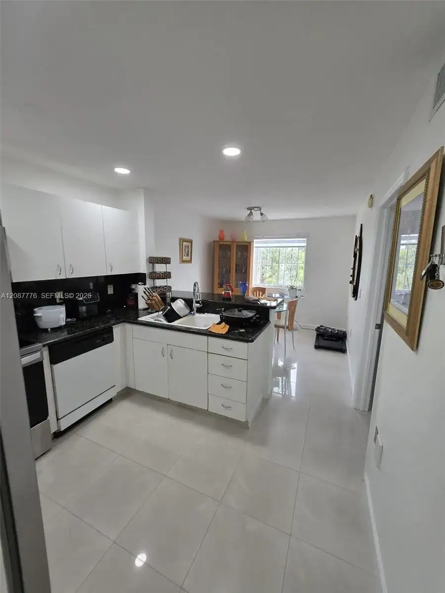 4691 NW 9th St # 204, Miami FL 33126 photo 5