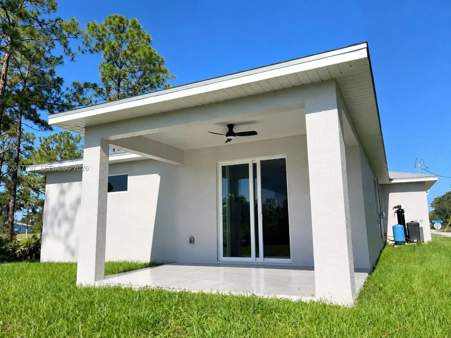 319 S Lorena Ave, Lehigh Acres FL 33974 photo 4