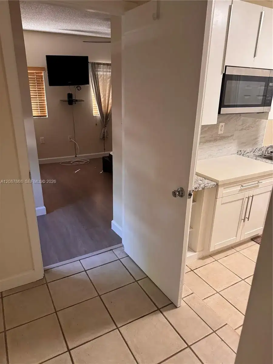 9900 W Calusa Club Dr # 1, Miami FL 33186 photo 2