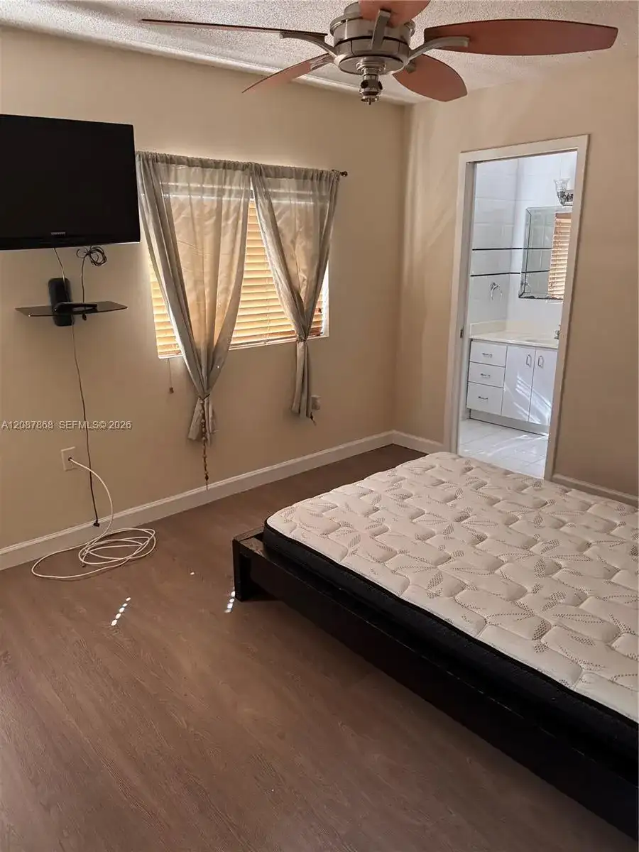 9900 W Calusa Club Dr # 1, Miami FL 33186 photo 5