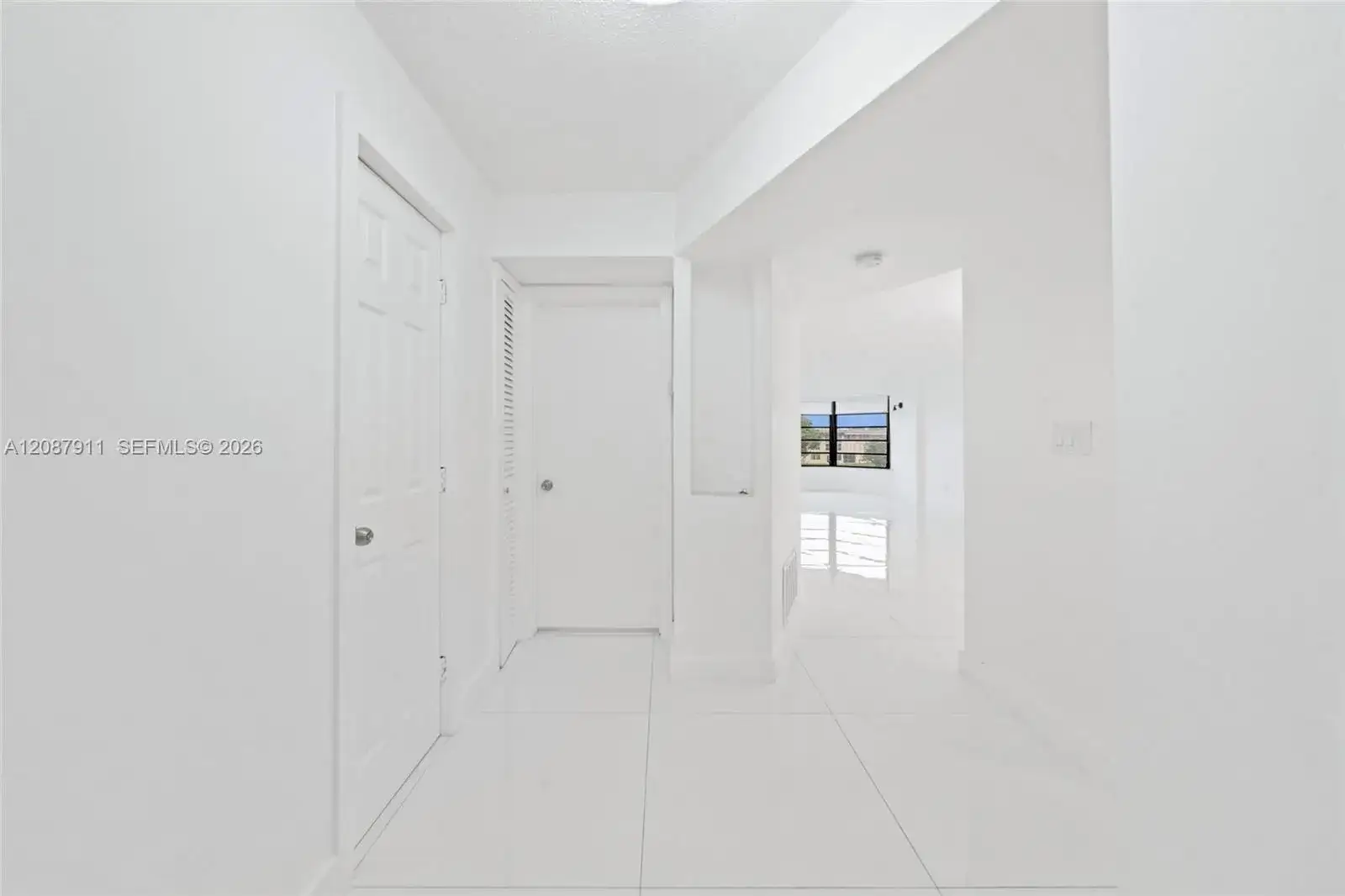 18900 NE 14th Ave # D308, Miami FL 33179 photo 2
