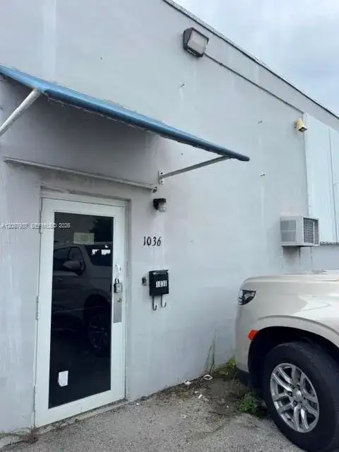 1024 E 24th St, Hialeah FL 33013 photo 2