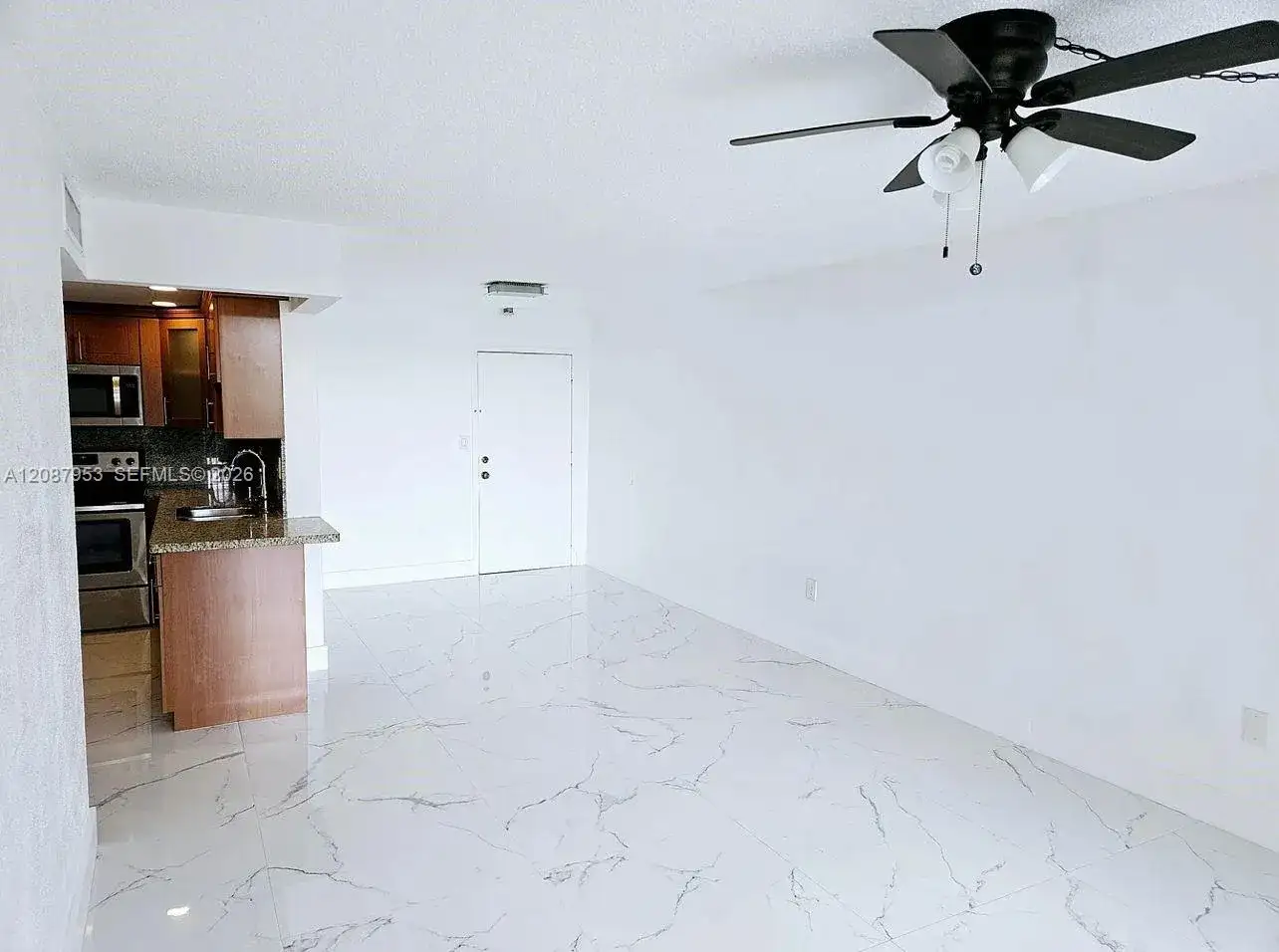9682 Fontainebleau Blvd # 207, Miami FL 33172 photo 4