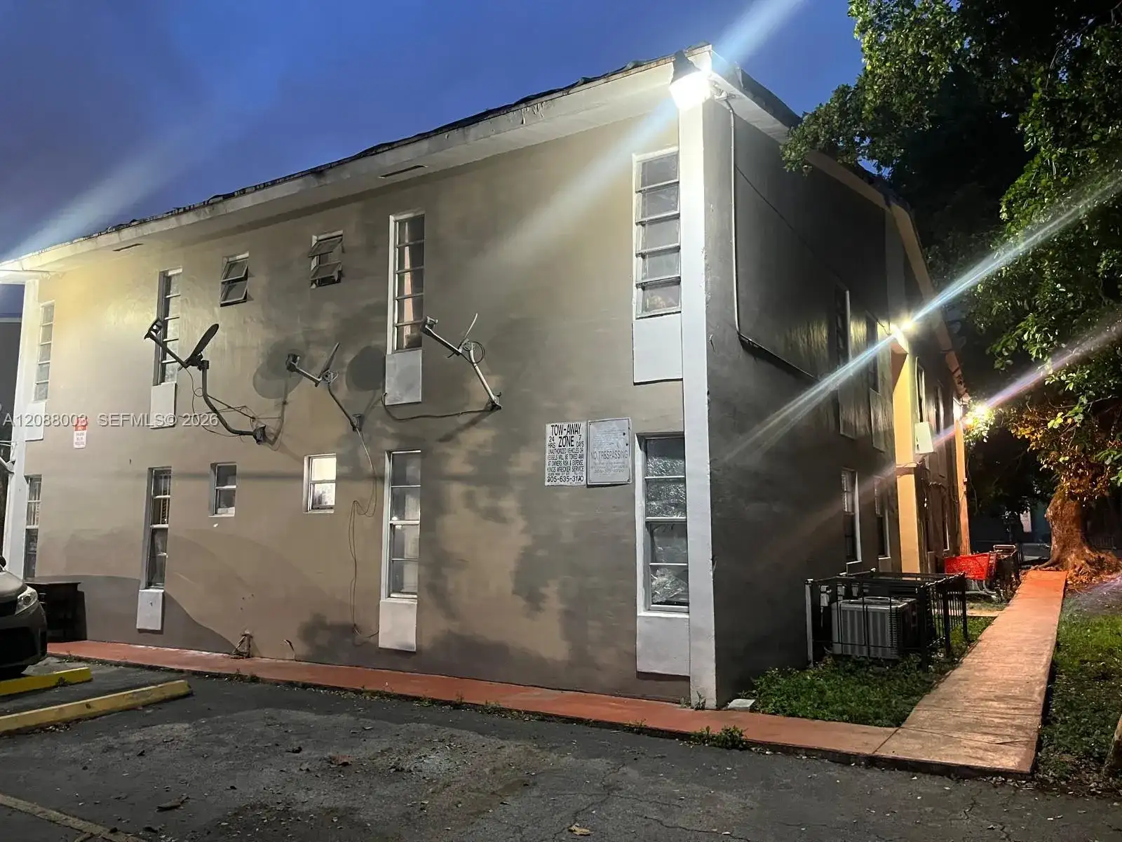 1525 NW 19th Ter # 24, Miami FL 33125 photo 2