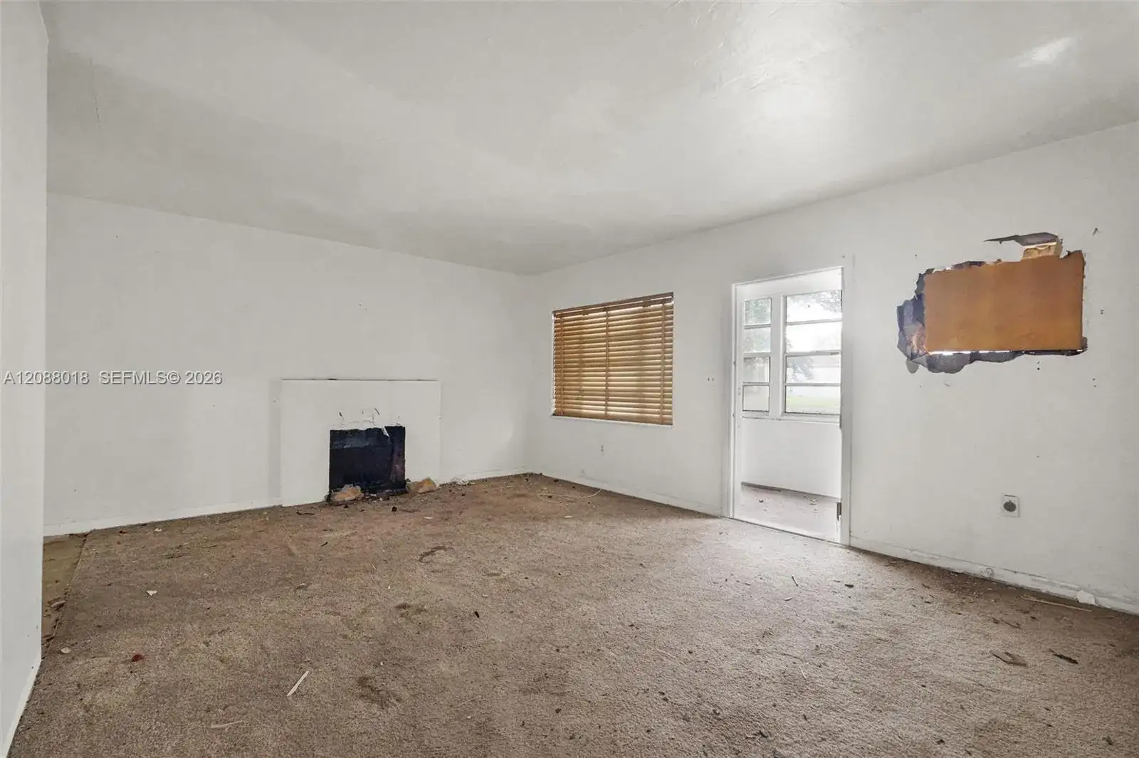 424 Minola Dr, Miami Springs FL 33166 photo 2