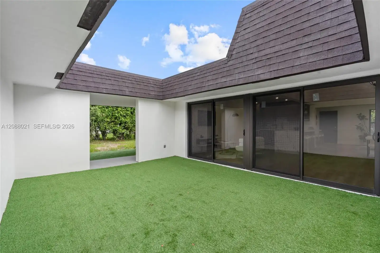 4705 Bayberry Ln, Tamarac FL 33319 photo 2