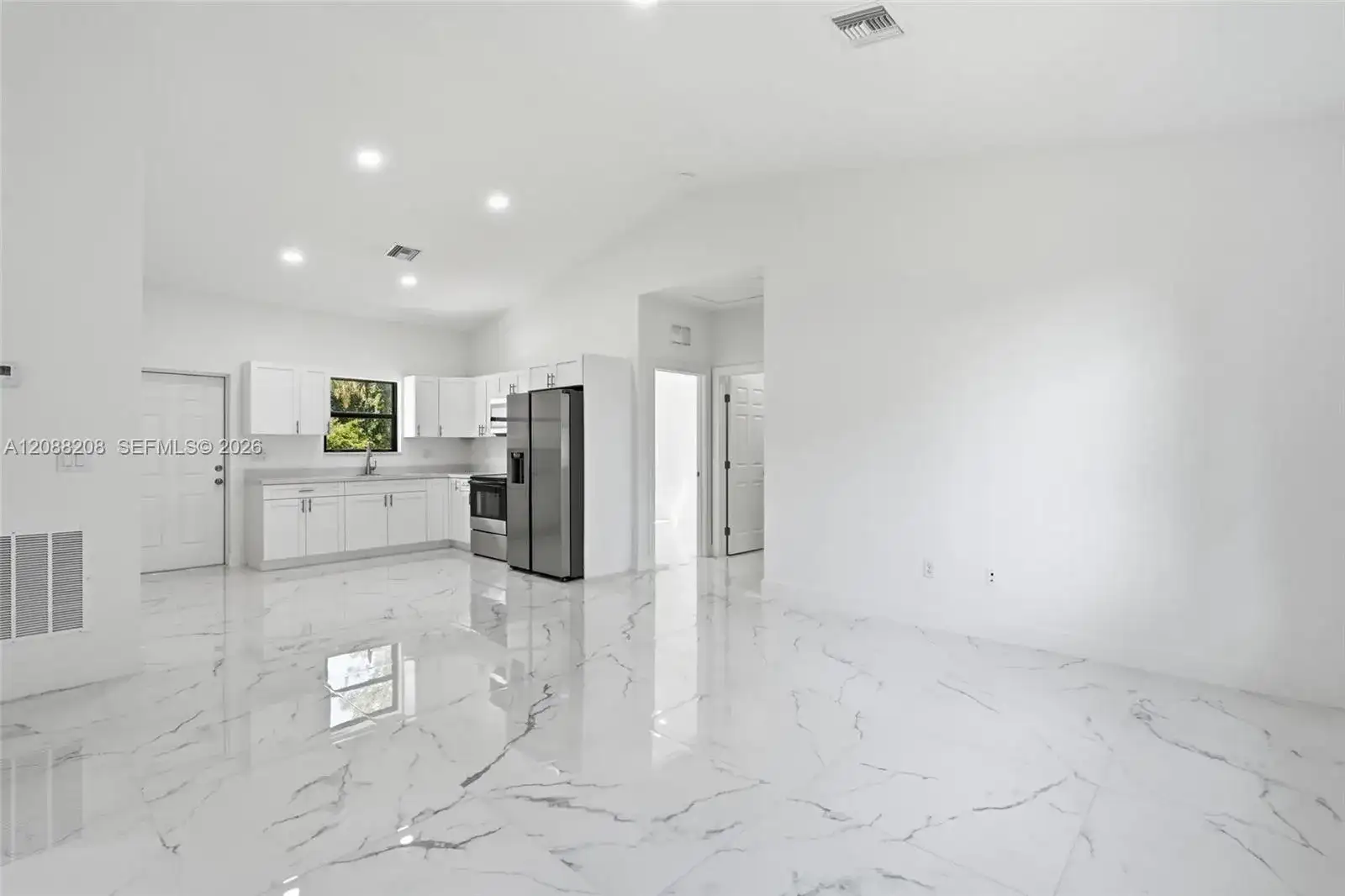 149 Dutch Loop, La Belle FL 33935 photo 4