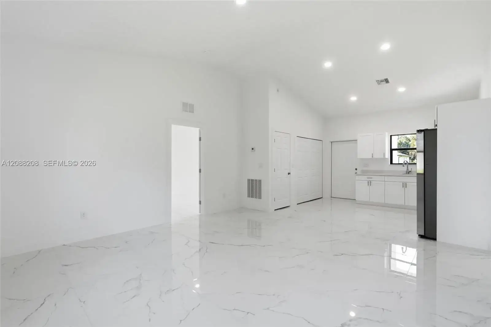 149 Dutch Loop, La Belle FL 33935 photo 5