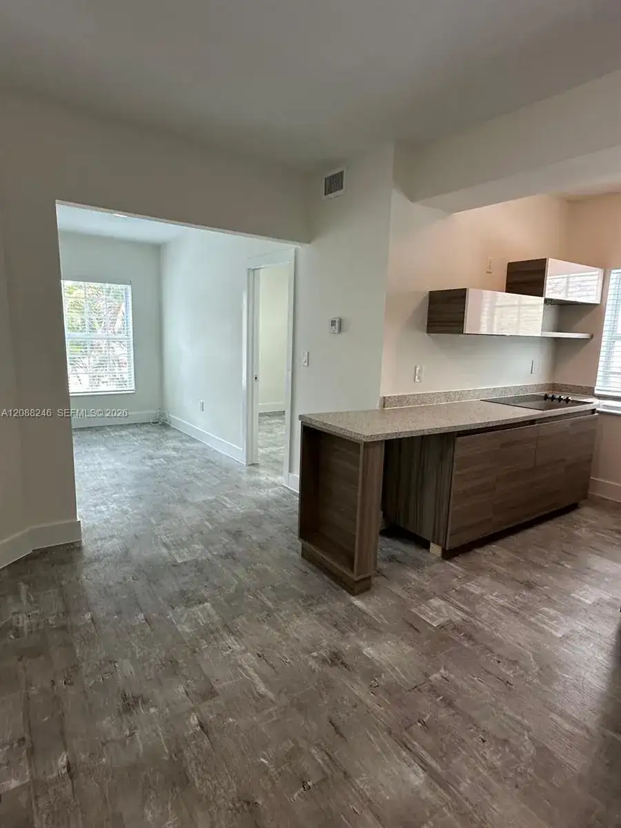 130 Antiquera Ave # 8, Miami FL 33134 photo 2