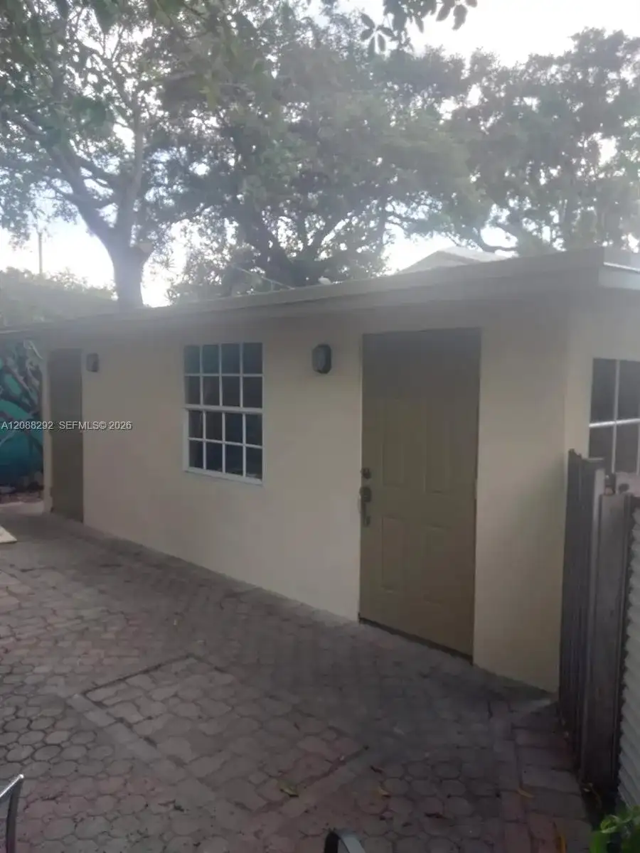 4717-19 NW 1st St, Miami FL 33126 photo 2