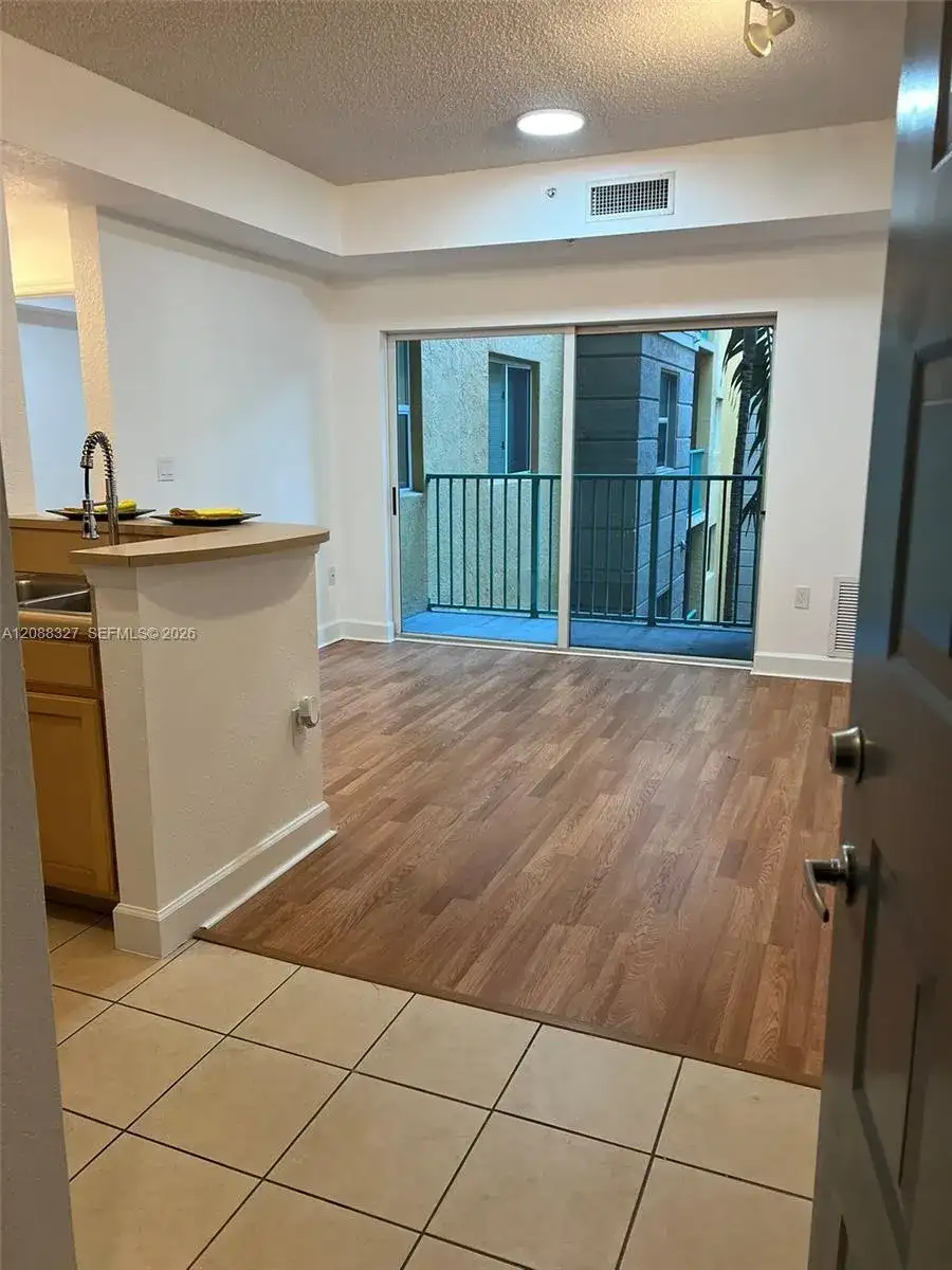 6001 SW 70th St # 346, South Miami FL 33143 photo 2