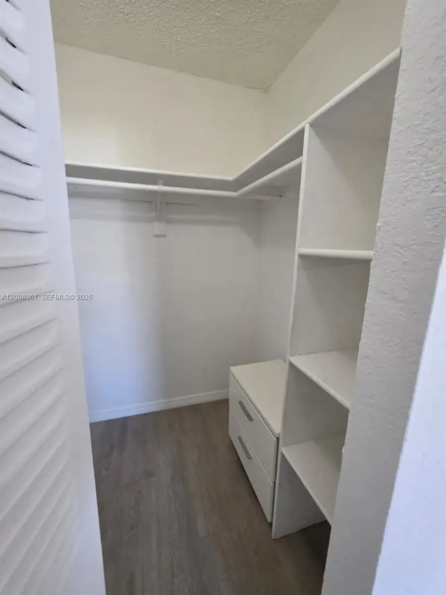 4550 NW 9th St # 605E, Miami FL 33126 photo 5