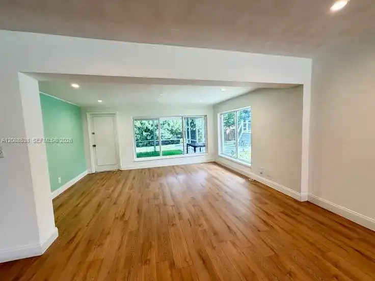 252 SW 61st Ave, Plantation FL 33317 photo 5