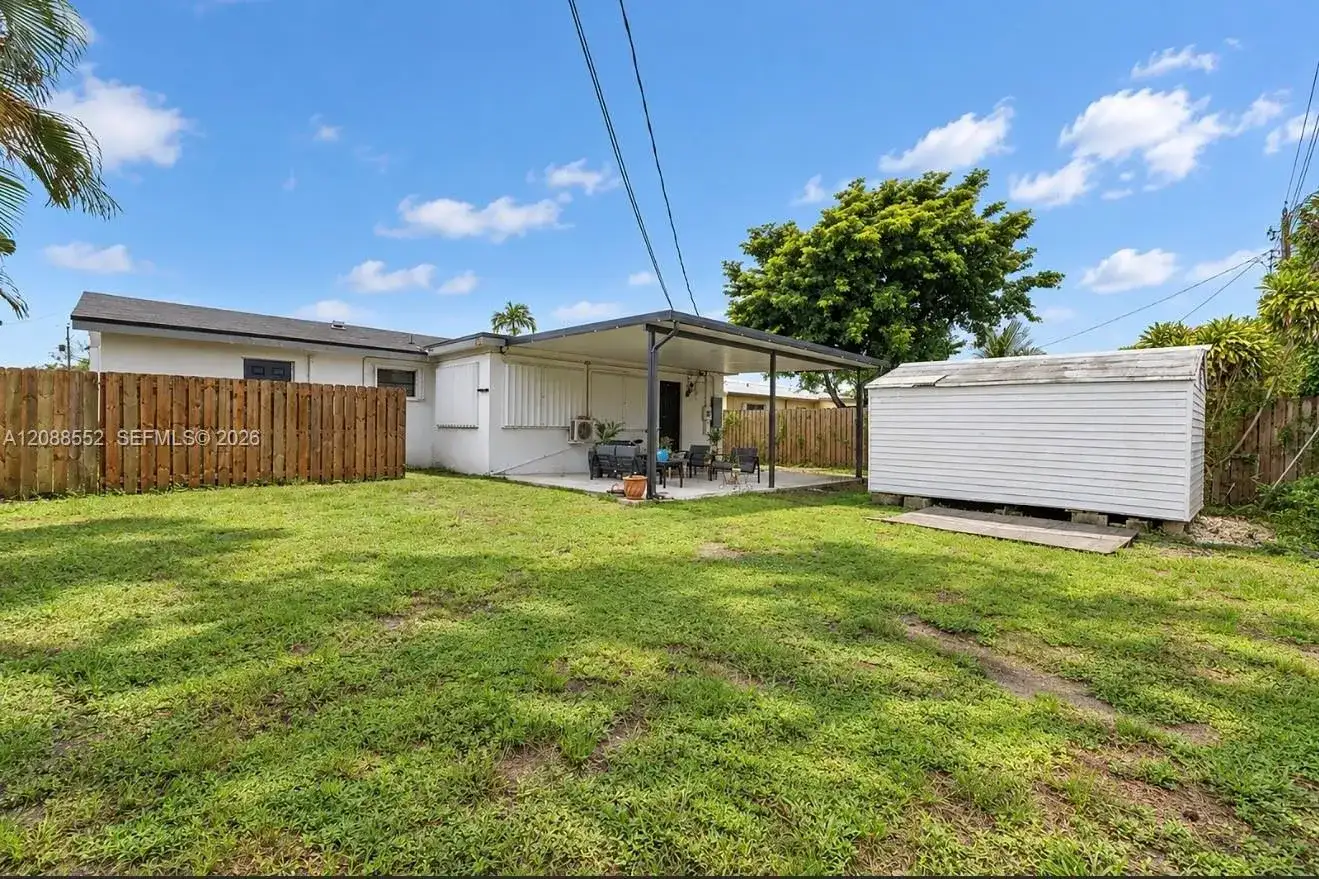 7551 Polk St, Hollywood FL 33024 photo 2