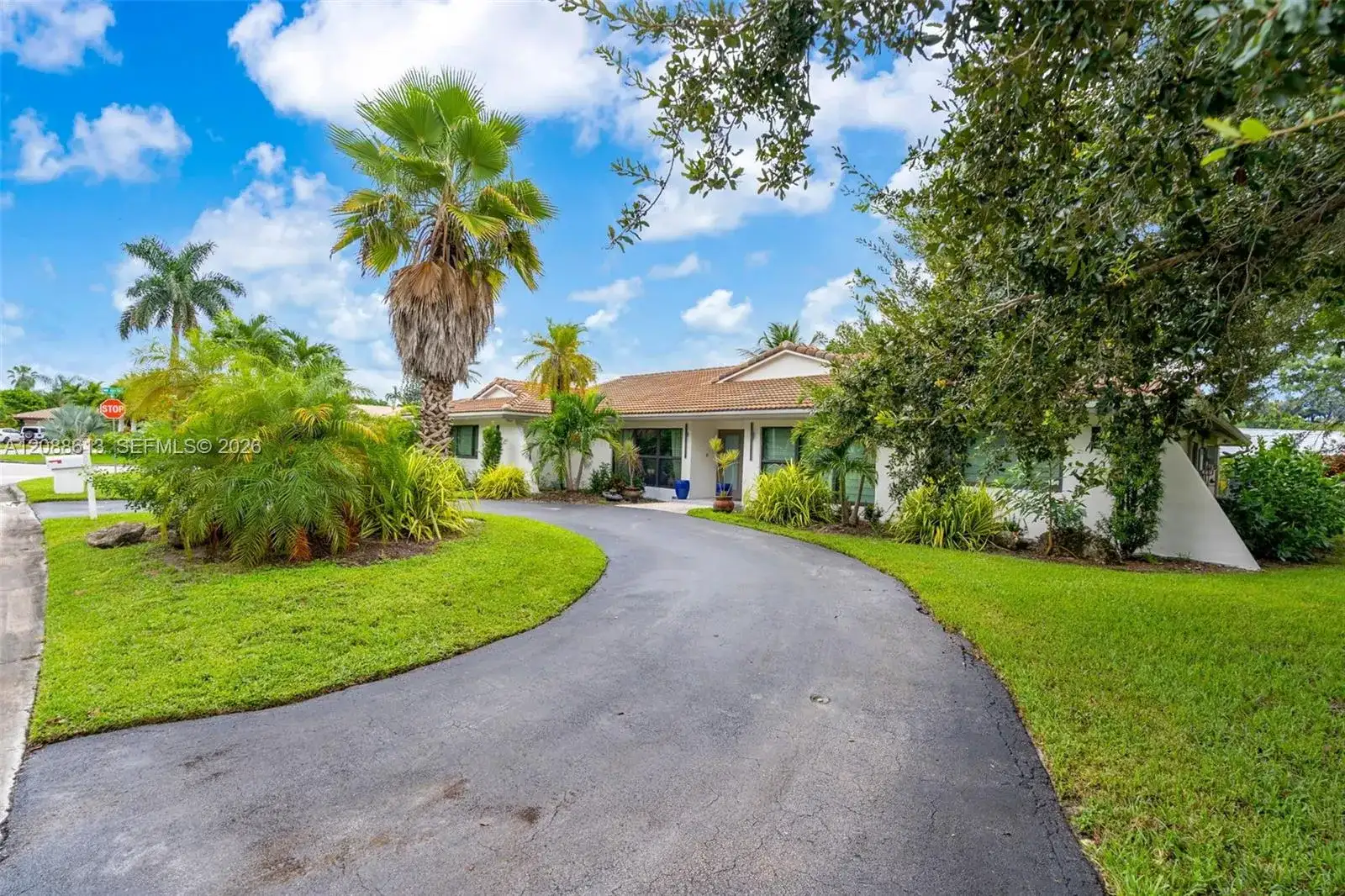 9900 NW 14th Ct, Coral Springs FL 33071 photo 2