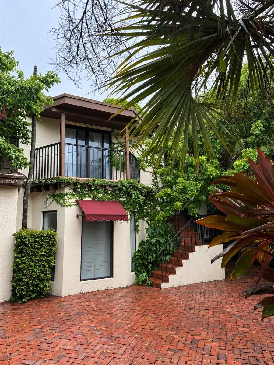 327 W 28th St, Miami Beach FL 33140 photo 4