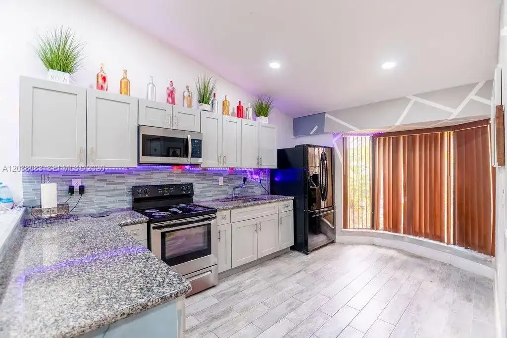1111 San Remo Cir, Homestead FL 33035 photo 5