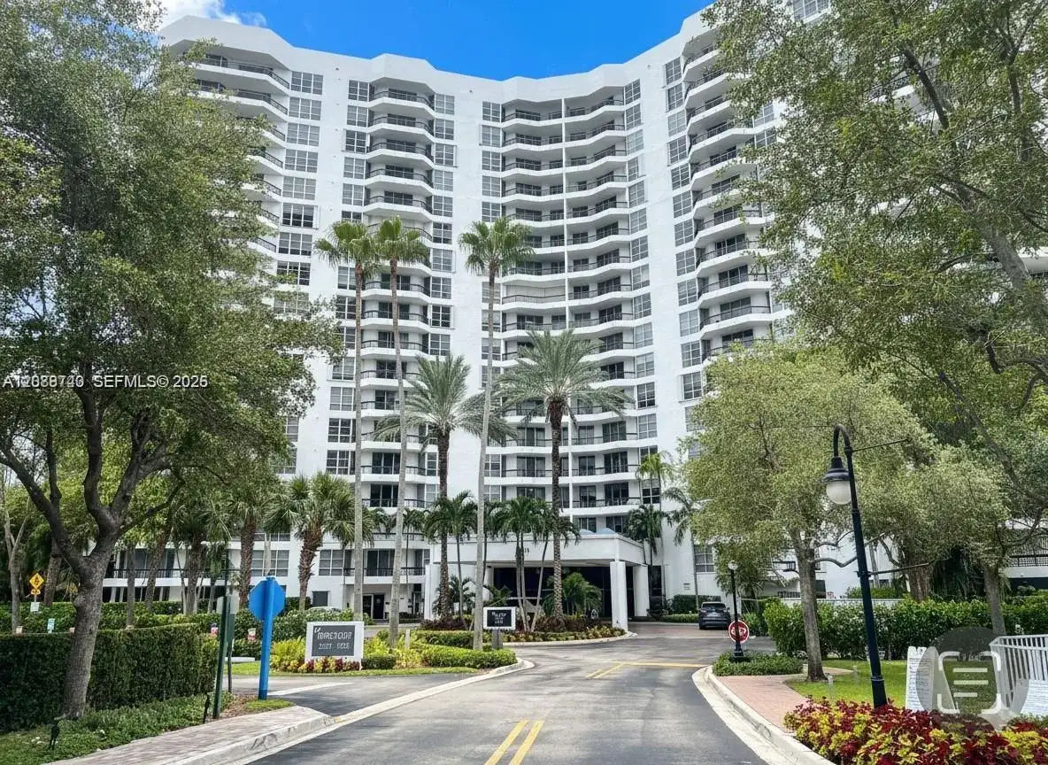 3600 Mystic Pointe Dr # 604, Aventura FL 33180 photo 2