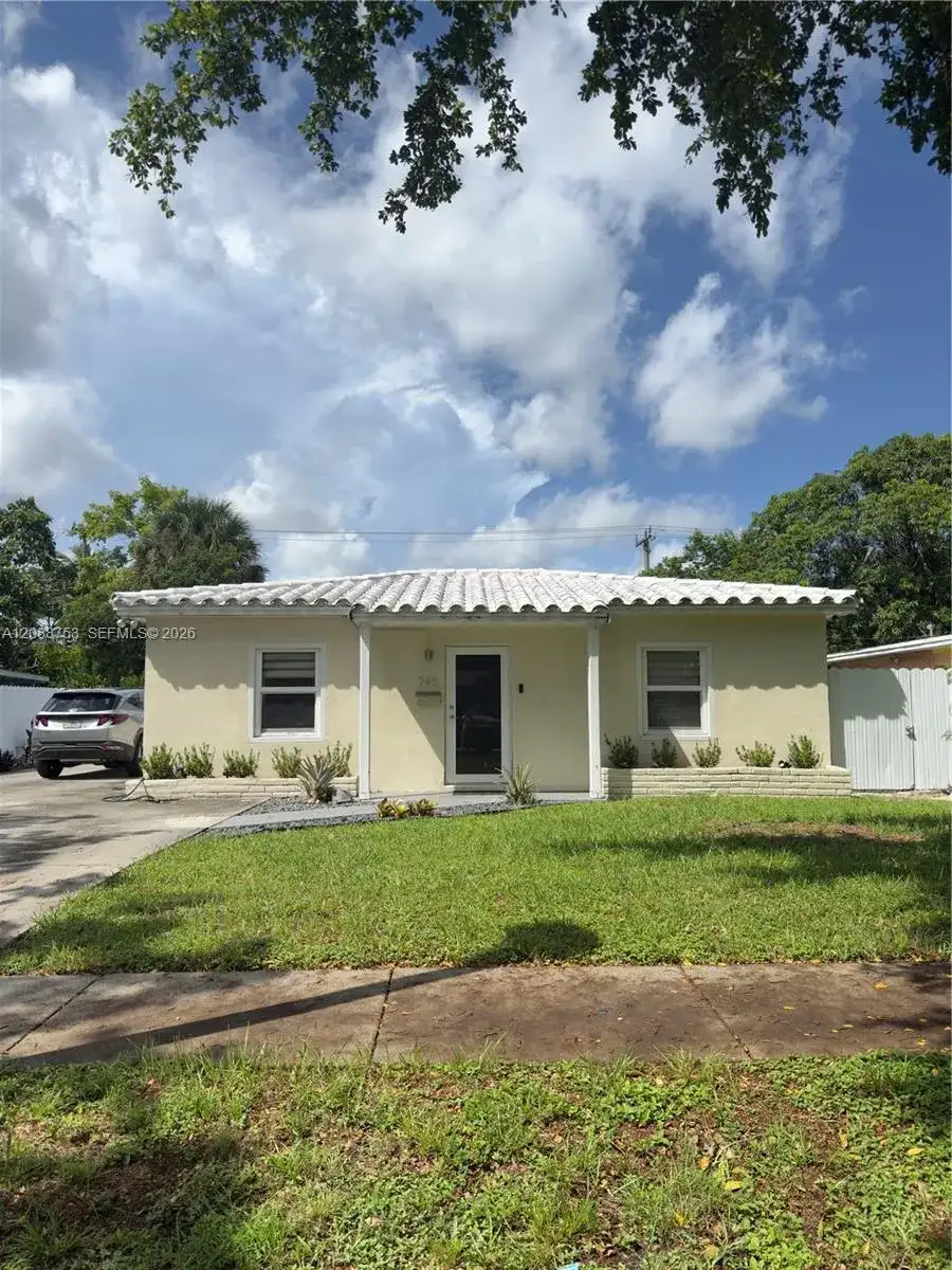 745 NW 126th St, North Miami FL 33168 photo 2